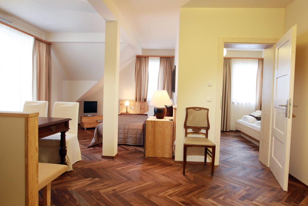 Hotel Fahrnberger Ґестлінґ-ан-дер-Іббс Номер фото